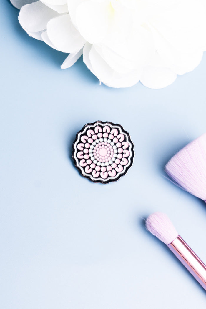 Boobie Sista Lapel Pin - Ready Stock